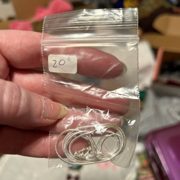 Absolutely Gorgeous Matching Necklace and Bracelet pieces by Hermosa. - Picture 4 of 16